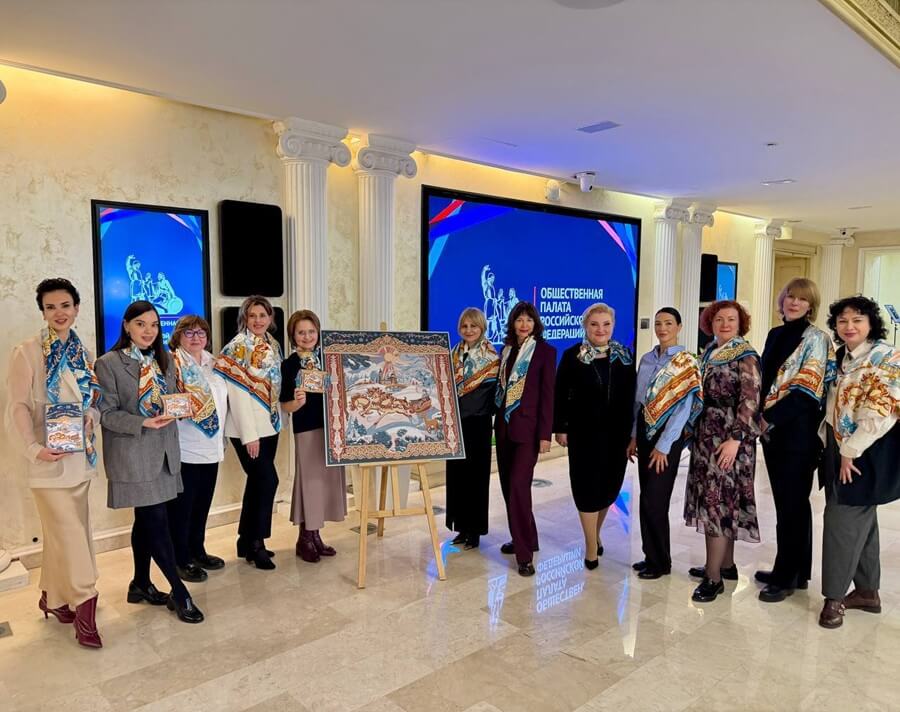 В Общественной палате РФ состоялась презентация платка «Русская зима»