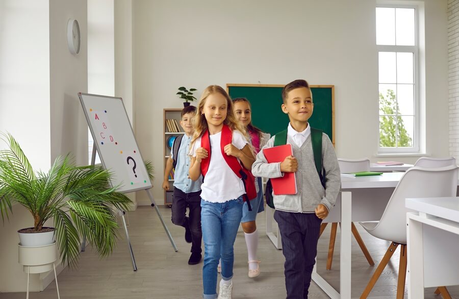 Стартовала запись в первый класс в Подмосковье: как проходит приемная кампания